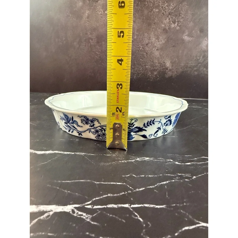 VTG Blue Danube Blue Onion Porcelain Pie Plate 9 1/4in Wide MINT!